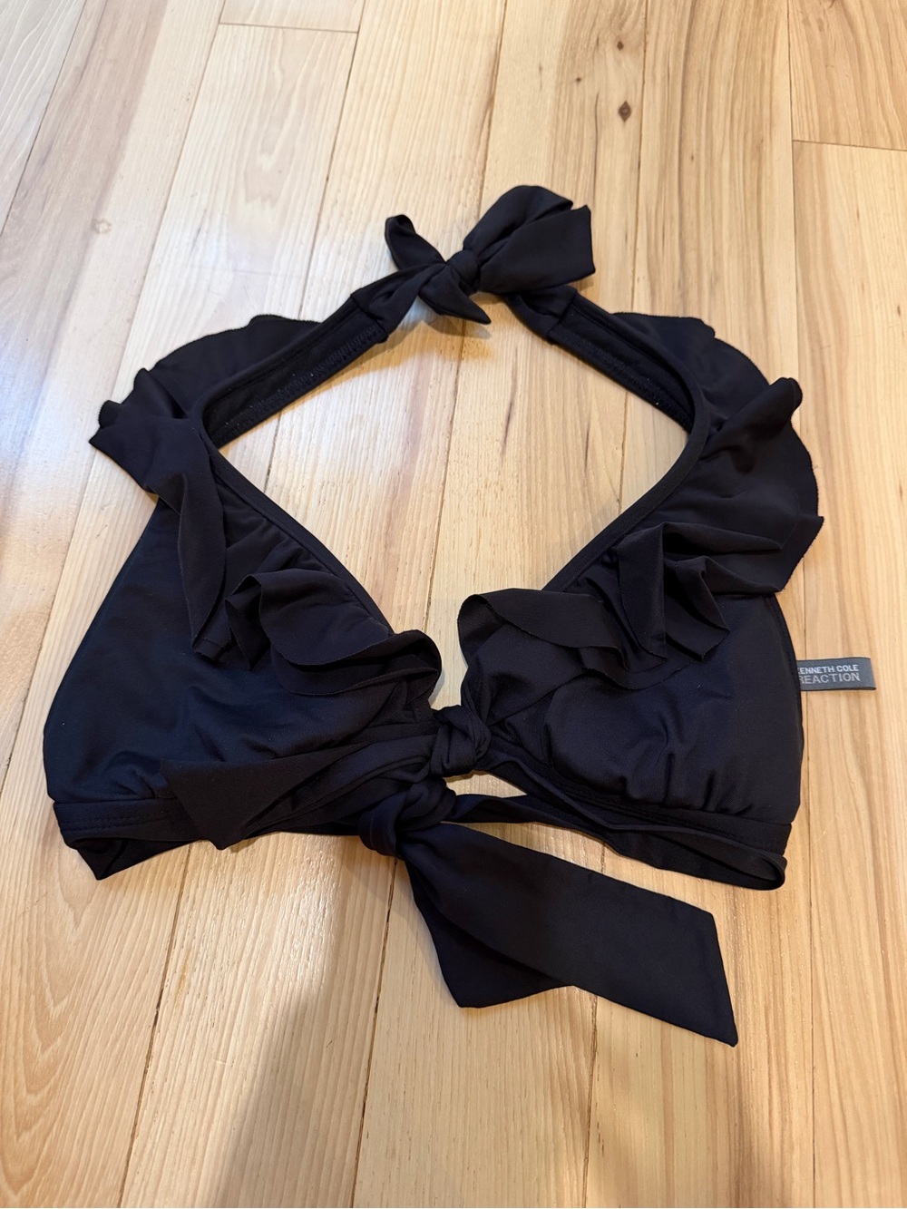 Kenneth Cole Reaction Black Ruffle Bikini top! Size Medium!